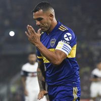 Suspenso por la renovación de Carlos Tevez, conocé los motivos de la demora