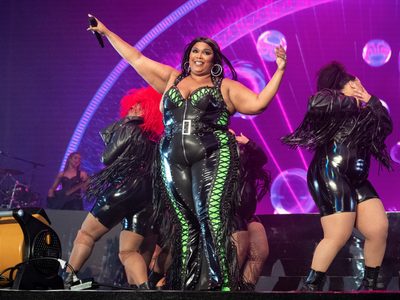 Lizzo dice que "no es la villana" tras demanda por acoso sexual de exbailarinas