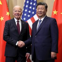 En reunión con Biden, el presidente Xi de China insta a EU a mantener una relación estable