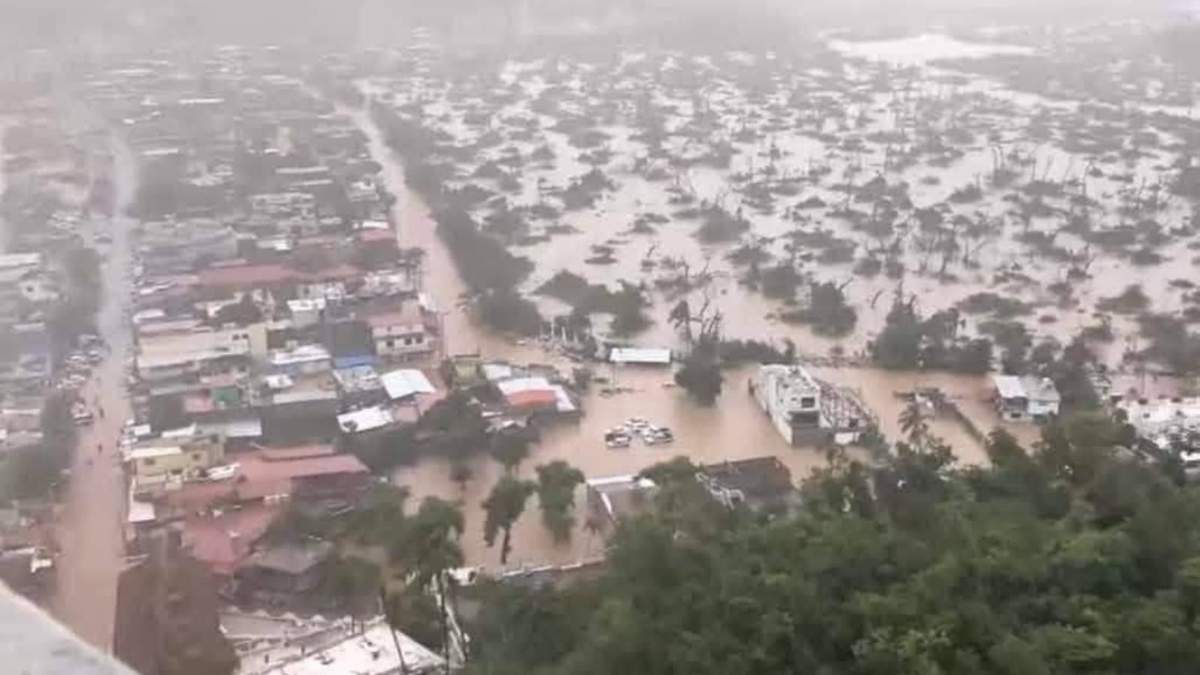 Acapulco inundado por huracán John