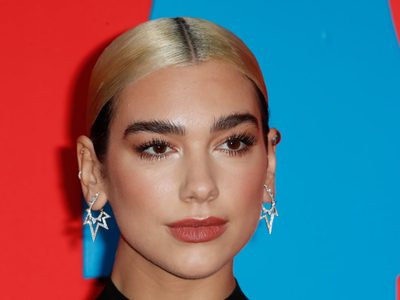 "¡Debería parar!": Dua Lipa cruza los límites y sus fotos... ¡Ojo al detalle!