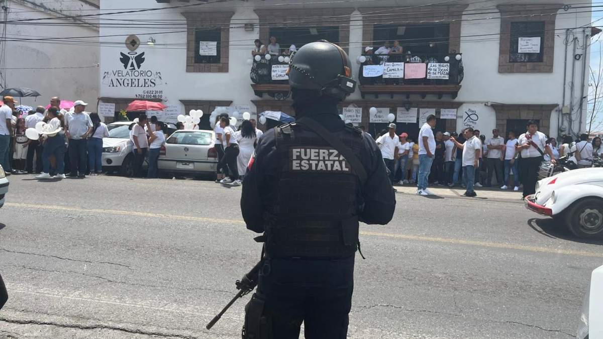 Dan último adiós a Camila en Taxco