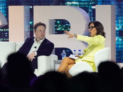 Elon Musk confirma que ejecutiva de NBCUniversal será la nueva directora de Twitter