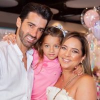 Toni Costa y Alaïa sorprenden a Adamari López con este tierno video. ¡Fabuloso show!