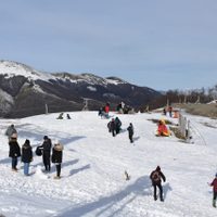 Comenzó la temporada de invierno en Villa La Angostura: abrió Cerro Bayo