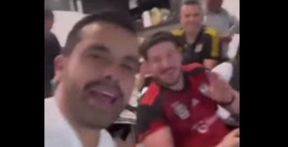 Máynez y Samuel. Enfiestados en un palco del estadio de Tigres