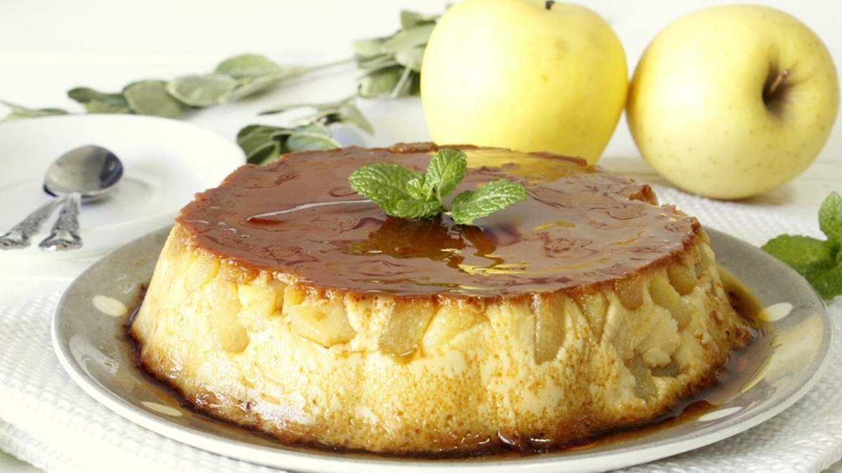 Flan de manzana. Fuente: (X)