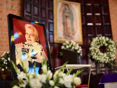 Dan el último adiós a Paquita la del Barrio en su natal Alto Lucero, Veracruz