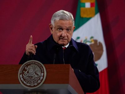 PRI, PAN y PRD se abrazan para defender sus privilegios y quitar presupuesto a los pobres