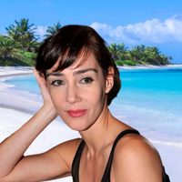 Playa desolada y mar de aguas cristalinas: Paola Krum se adelantó al verano y posó en las redes
