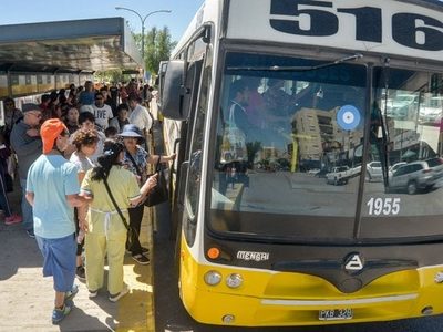 Se levantó el paro de colectivos en Neuquén
