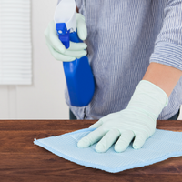 El truco de las abuelas: con 1 ingrediente, eliminá las manchas de óxido de tus muebles de madera