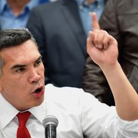 Diputados priistas acusan persecución contra "Alito"; Mier responde que no vio ningún avión tras él