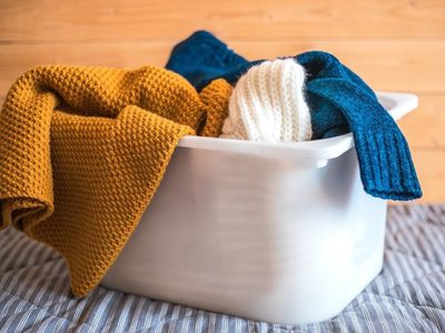 2 trucos infalibles para quitar las manchas de tus sweaters de lana y dejarlos como nuevos