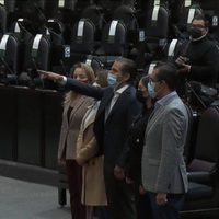 El esposo de Galilea Montijo toma protesta como diputado federal