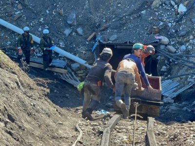 Obispo Raúl Vera exige a AMLO solucionar huelgas mineras que se mantienen desde hace 16 años
