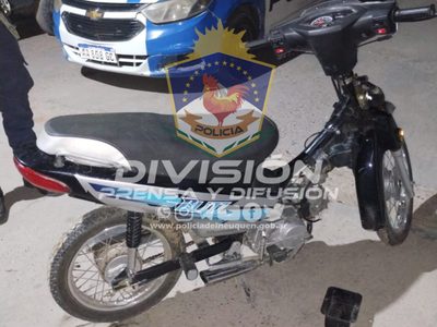 La Policía detuvo a un joven que se trasladaba en una motocicleta adulterada