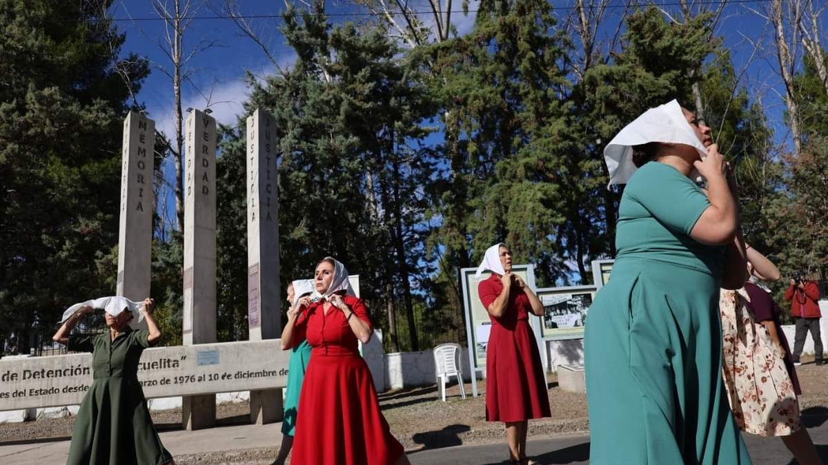 El acto se realizó frente al Batallón. Fuente: (X)