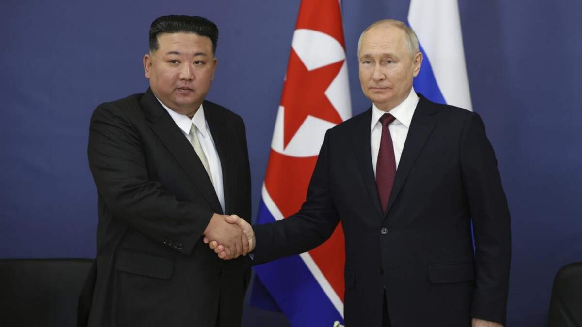 El presidente ruso Vladimir Putin y el líder norcoreano Kim Jong Un en el cosmódromo de Vostochny en las afueras de Tsiolkovsky