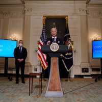 Biden anuncia la compra adicional de 200 millones de dosis de vacunas contra el covid-19