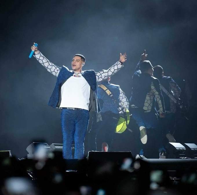 Grupo Firme en concierto