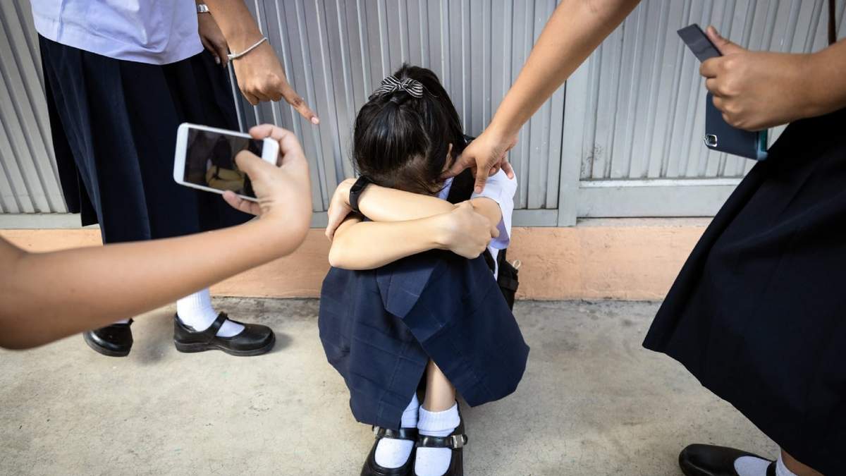 Los colegios implementarán medidas para evitar la violencia digital. Fuente: (X)