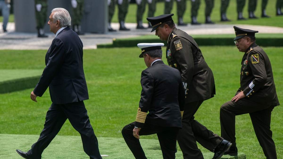 López Obrador. Estrategia de seguridad nacional contradictoria