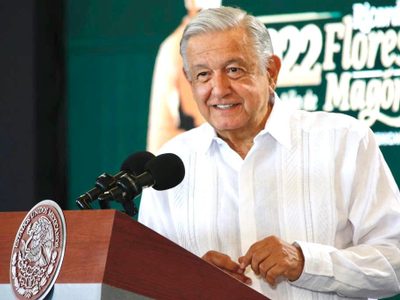 AMLO tunde de nuevo a participantes en la marcha por el INE, pero desea “que les vaya bien”