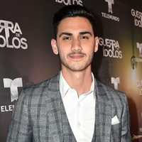Alejandro Speitzer confiesa cómo vive la relación con la mujer de su vida