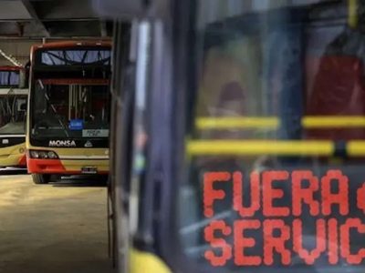 Paro de colectivos: el Gobierno asegura que pagó los subsidios y advierte con sanciones a las empresas