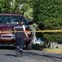 Hallan camioneta con seis cuerpos mutilados y narcomensaje en Guadalajara