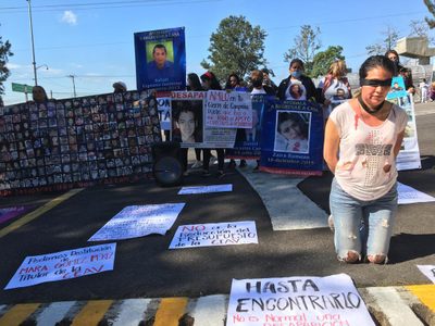 '¡A la mamá del Chapo sí, a nosotras no!”, recriminan familiares de desaparecidos a AMLO (Video)