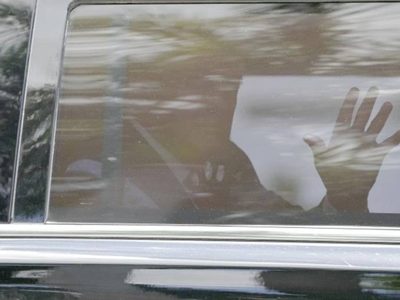 Trump llega a la corte federal de Miami; queda bajo arresto y a la espera de audiencia