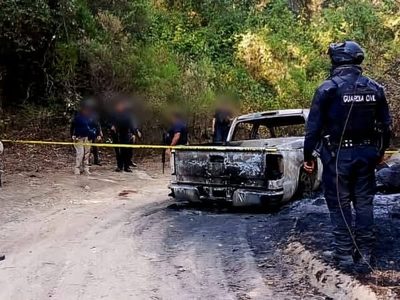 Hallan los cuerpos de seis hombres ejecutados en Michoacán; tres fueron calcinados y uno decapitado
