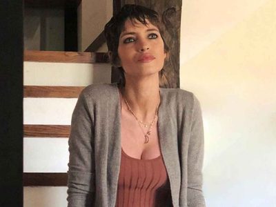 En cuclillas: Sara Carbonero se muestra con renovada imagen en "su mundo"