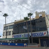 Comando roba casa y negocio de familia restaurantera en Ensenada; se llevan 210 mil dólares