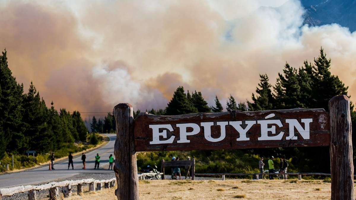 El incendio en Epuyén no ha podido ser controlado. Fuente: (X)