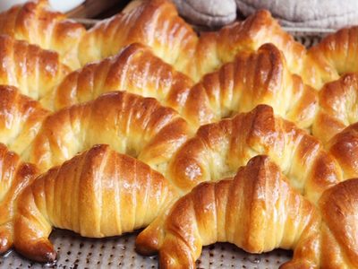 Medialunas de manteca y con 1 solo huevo: hacé esta receta ideal para disfrutar calentita con unos buenos mates