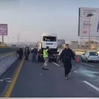 Volcadura de trasporte público en la México-Pachuca, en Ecatepec, deja ocho lesionados