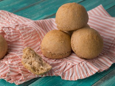 Pancitos integrales sin amasar: una receta fácil de hacer y perfecta para ahorrar una fortuna en la panadería