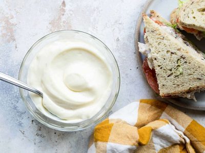 Mayonesa vegana con 3 ingredientes: fácil, cremosa y económica, la receta definitiva para tus comidas saludables