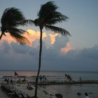 Beryl se dirige a México tras dejar destrucción en Jamaica y el Caribe