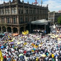 Acarreo, tortas y reparto de dinero en marcha de apoyo a Graco