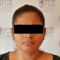 Detienen a mujer que distribuyó fotos sexuales de su hija de nueve años