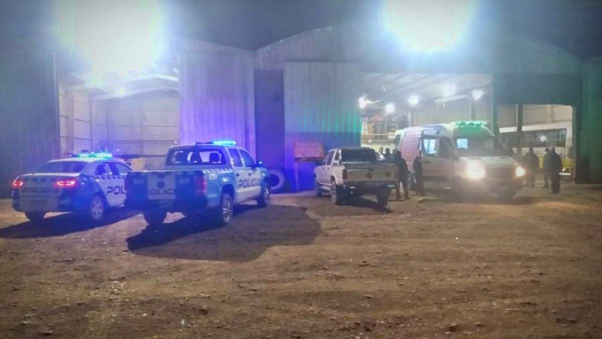 Autobuses Neuquén: grave accidente en el taller. Fuente: (Twitter)