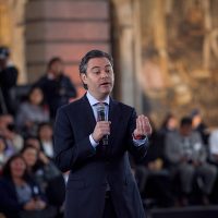 Elogia Nuño a sucesor de Gordillo al presentar estrategia para formar docentes
