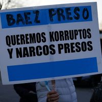 "Una vergüenza": se enojó la pareja de Lázaro Báez y rompió el silencio tras el escrache