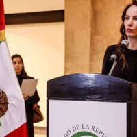 La senadora Gabriela Cuevas renuncia al PAN para apoyar a López Obrador (Video)