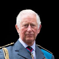 El momento en que le tiraron un huevo en la cara al rey Carlos III