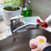 Los detergentes están carísimos: prepará este en casa, usando solo 3 ingredientes